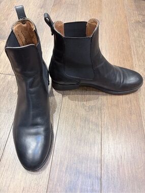 Frye Melissa Black Chelsea Leather Boots - Classic Slip On size 7.5 ladies